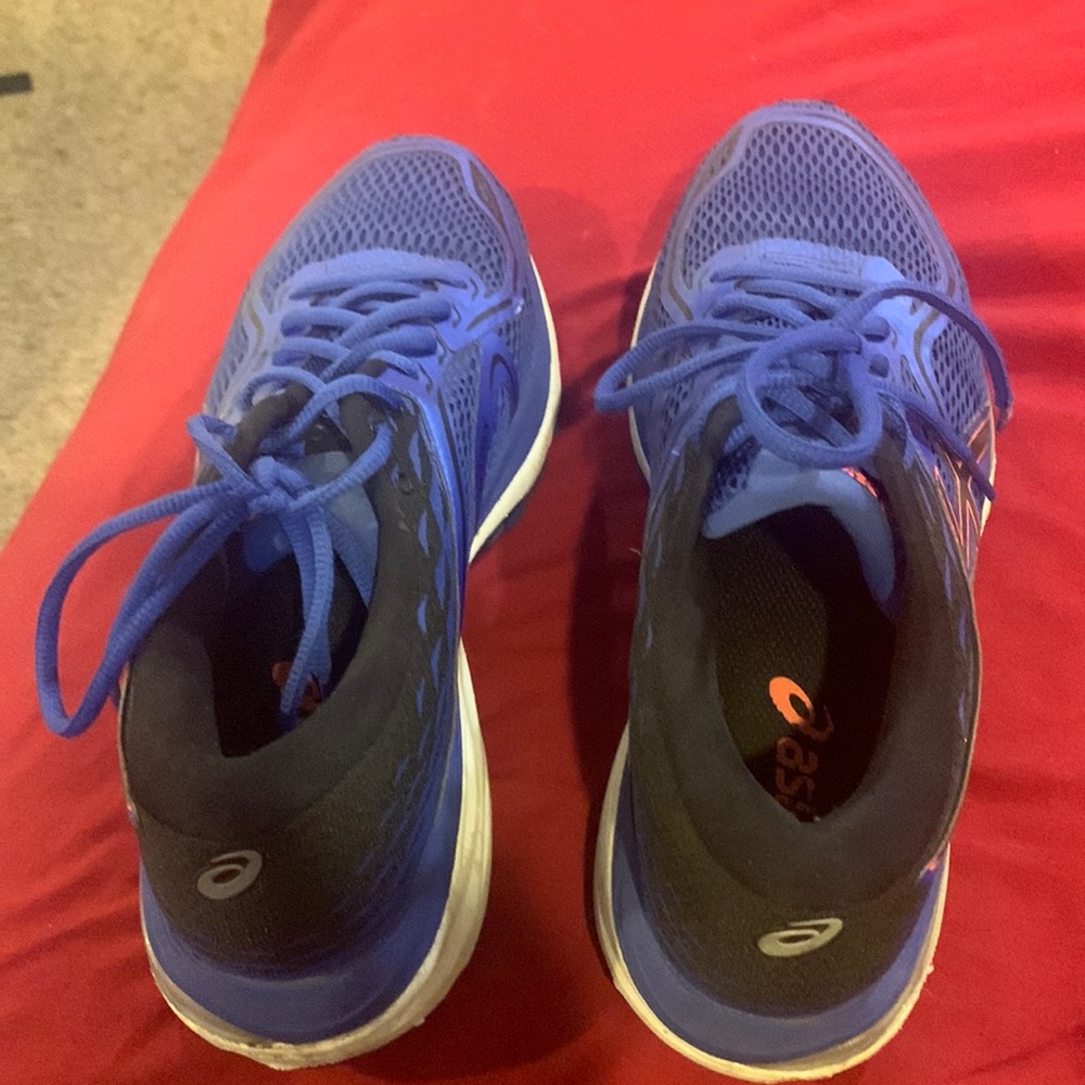 Oasics mens sneakers